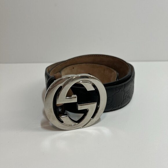 Gucci Embossed Black Belt with Silver GG Buckle - Picture 5 of 16